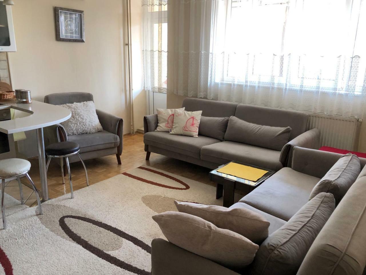 Ulpiana Apartment Pristina Exterior photo